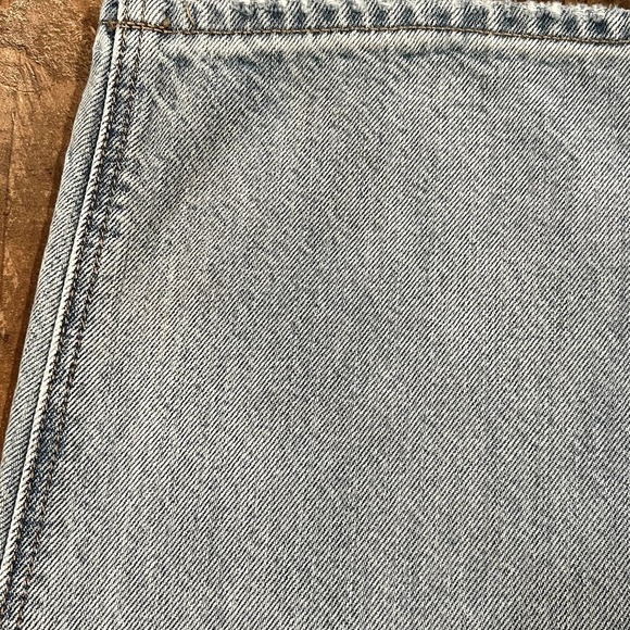 TRADE - Picture 11 of 16